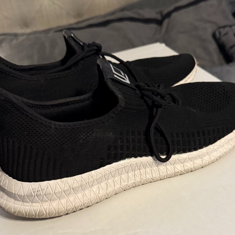 Black sneakers size 11